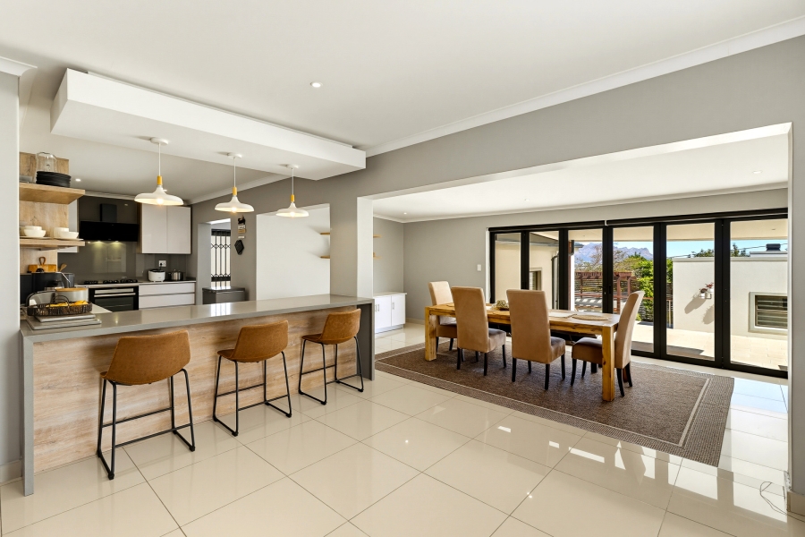4 Bedroom Property for Sale in Pearl Marina Western Cape